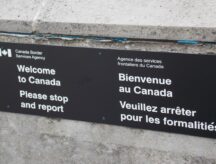 A sign from the CBSA placed at a Canadian port of entry